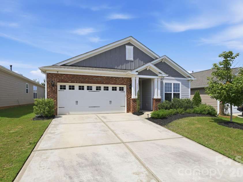 4247 Merrivale Drive, Lancaster, SC 29720.  MLS# CAR4414845, YatesRealty ID 44585. 