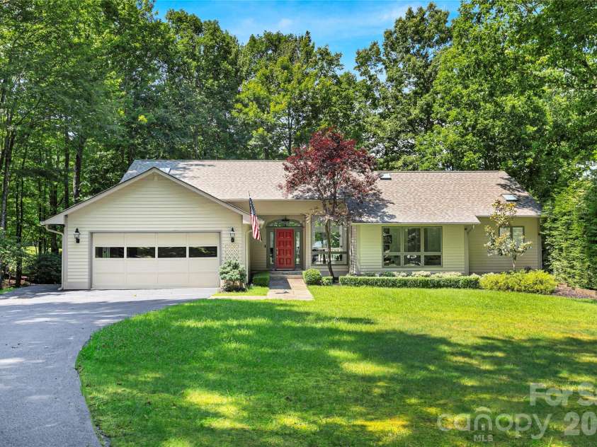 4 Nvya Court, Brevard, NC 28712.  MLS# CAR4414910, YatesRealty ID 44586. 