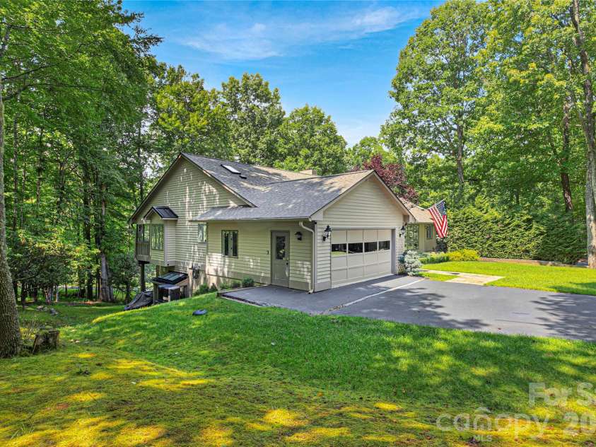 4 Nvya Court, Brevard, NC 28712.  MLS# CAR4414910, YatesRealty ID 44586. 
