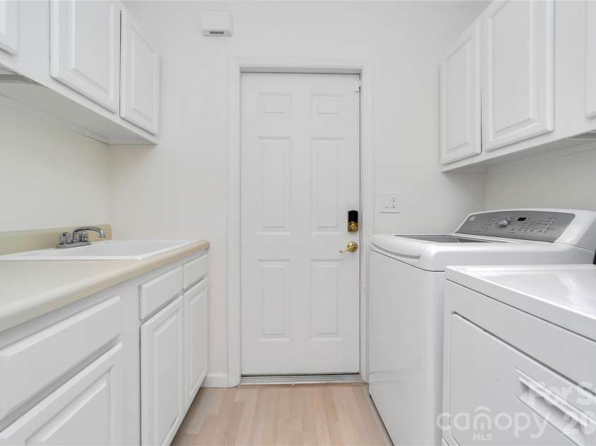 4 Nvya Court, Brevard, NC 28712.  MLS# CAR4414910, YatesRealty ID 44586. 