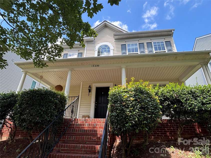 16020 Sunninghill Park Road, Charlotte, NC 28277.  MLS# CAR4413785, YatesRealty ID 44587. 
