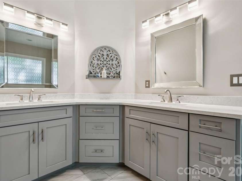 7418 Tarland Lane, Charlotte, NC 28269.  MLS# CAR4413714, YatesRealty ID 44589. 