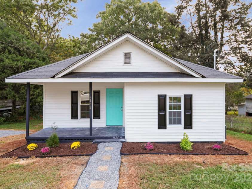 1132 Perkins Street, Gastonia, NC 28054.  MLS# CAR4309178, YatesRealty ID 4459. 