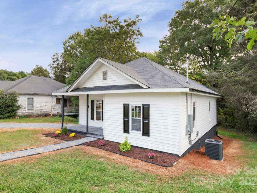 1132 Perkins Street, Gastonia, NC 28054.  MLS# CAR4309178, YatesRealty ID 4459. 