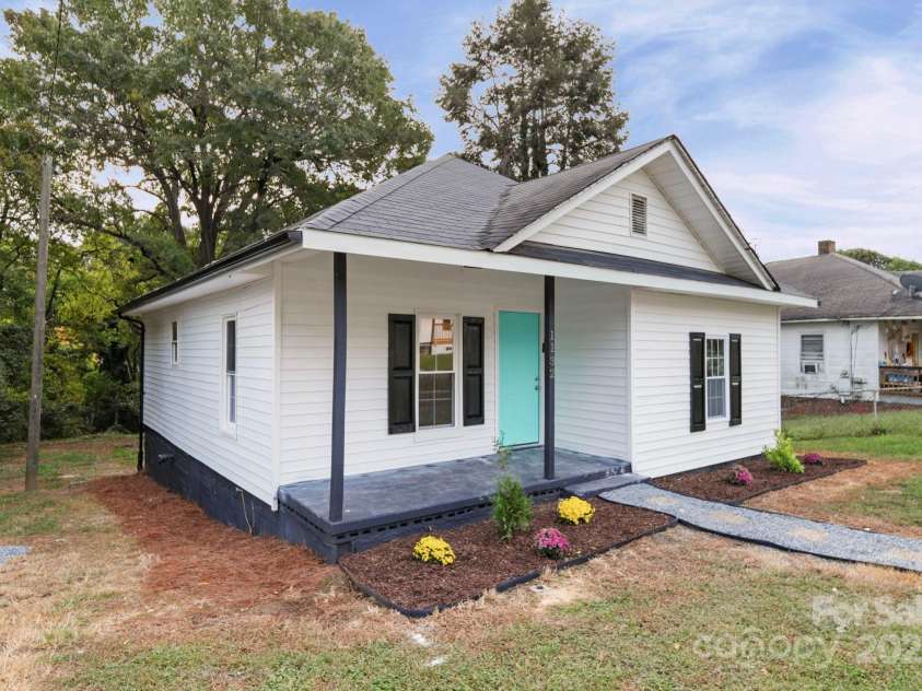 1132 Perkins Street, Gastonia, NC 28054.  MLS# CAR4309178, YatesRealty ID 4459. 