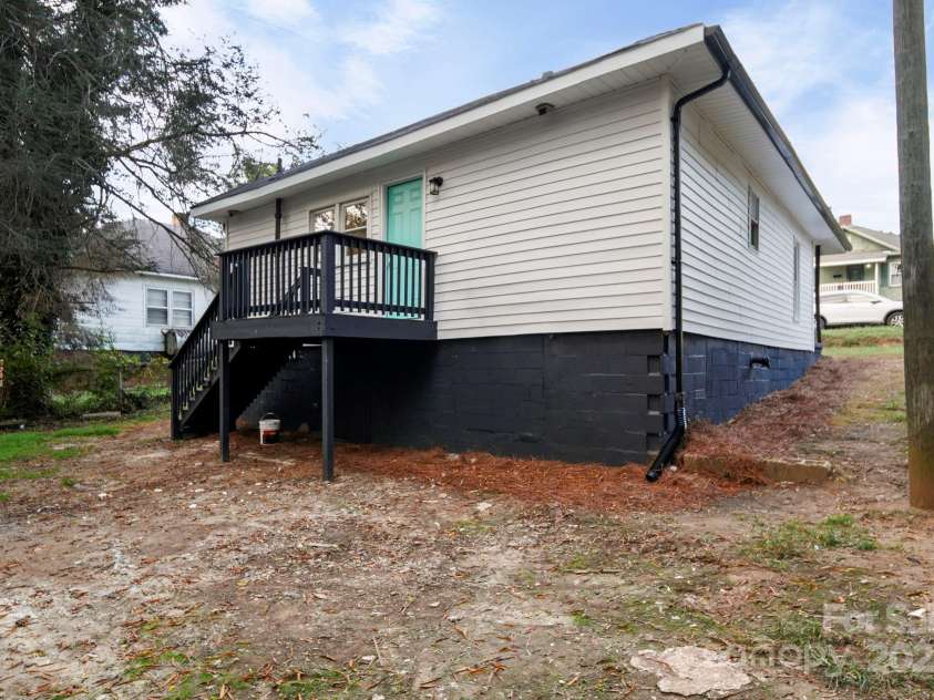 1132 Perkins Street, Gastonia, NC 28054.  MLS# CAR4309178, YatesRealty ID 4459. 