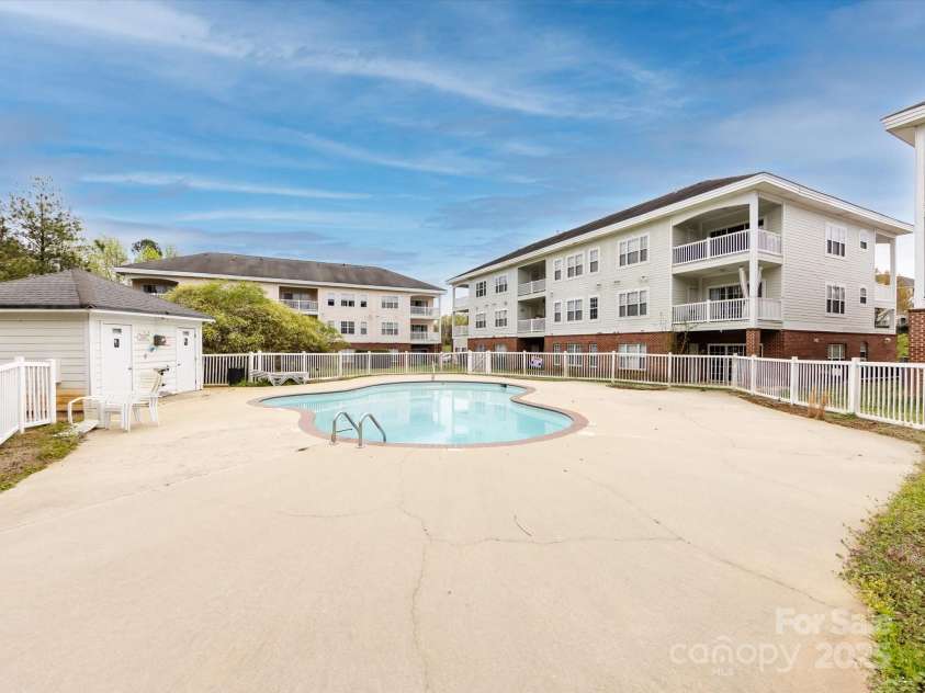9287 Meadow Vista Road, Charlotte, NC 28213.  MLS# CAR4242150, YatesRealty ID 4459. Pool