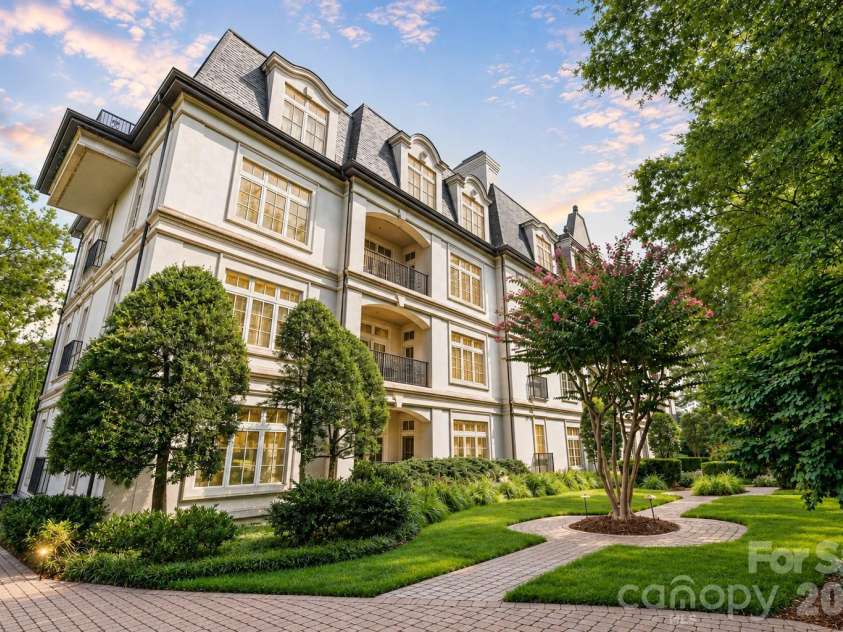 2343 Roswell Avenue, Charlotte, NC 28207.  MLS# CAR4413509, YatesRealty ID 44591. 