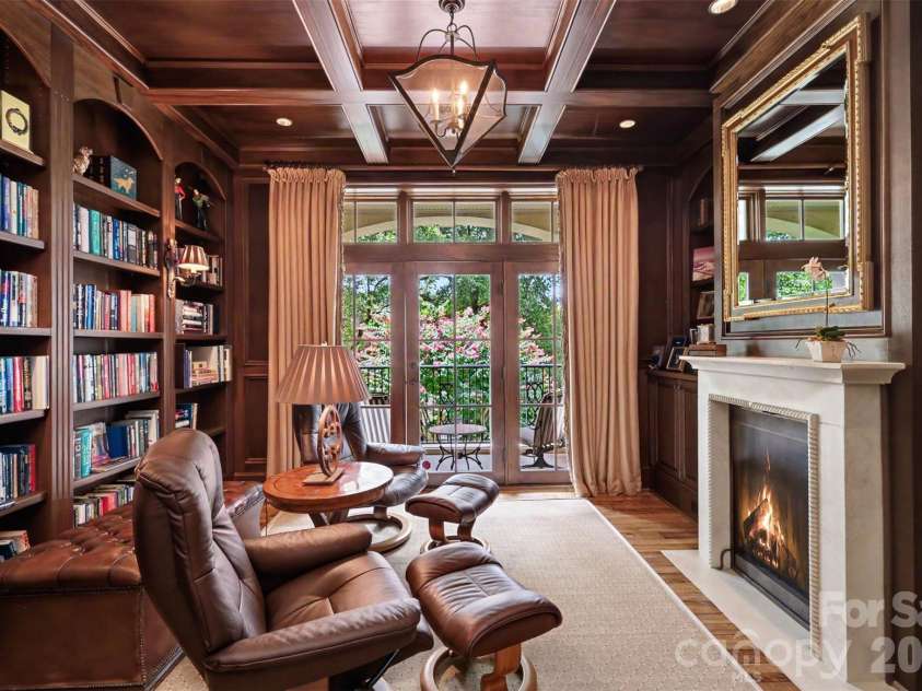 2343 Roswell Avenue, Charlotte, NC 28207.  MLS# CAR4413509, YatesRealty ID 44591. 