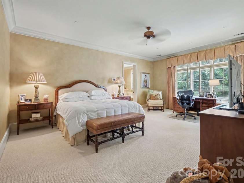 2343 Roswell Avenue, Charlotte, NC 28207.  MLS# CAR4413509, YatesRealty ID 44591. 