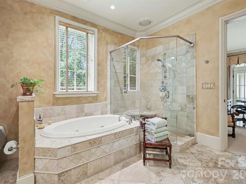 2343 Roswell Avenue, Charlotte, NC 28207.  MLS# CAR4413509, YatesRealty ID 44591. 