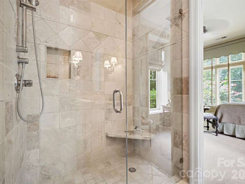 2343 Roswell Avenue, Charlotte, NC 28207.  MLS# CAR4413509, YatesRealty ID 44591. 