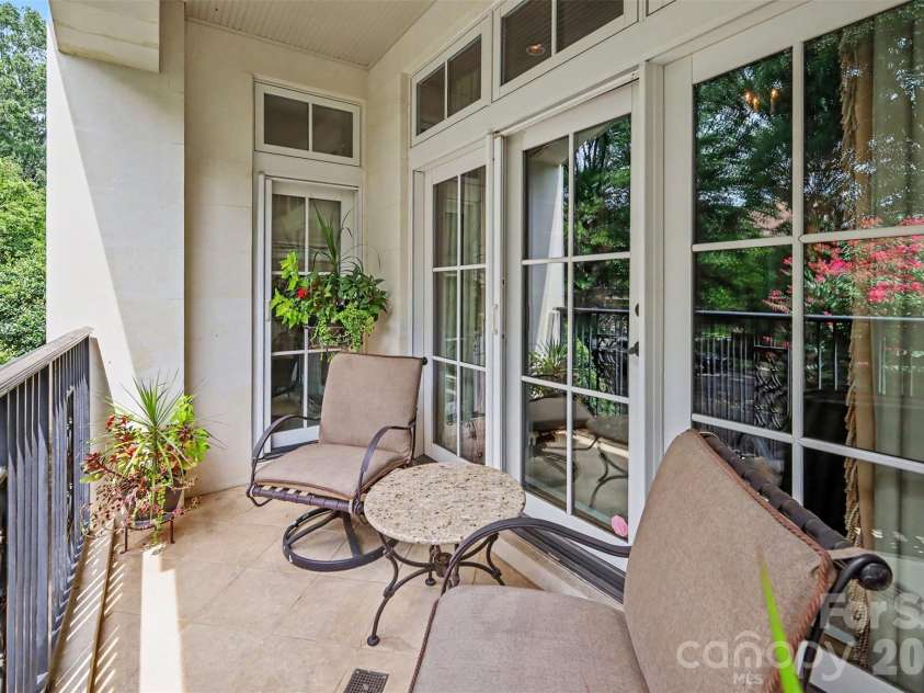 2343 Roswell Avenue, Charlotte, NC 28207.  MLS# CAR4413509, YatesRealty ID 44591. 