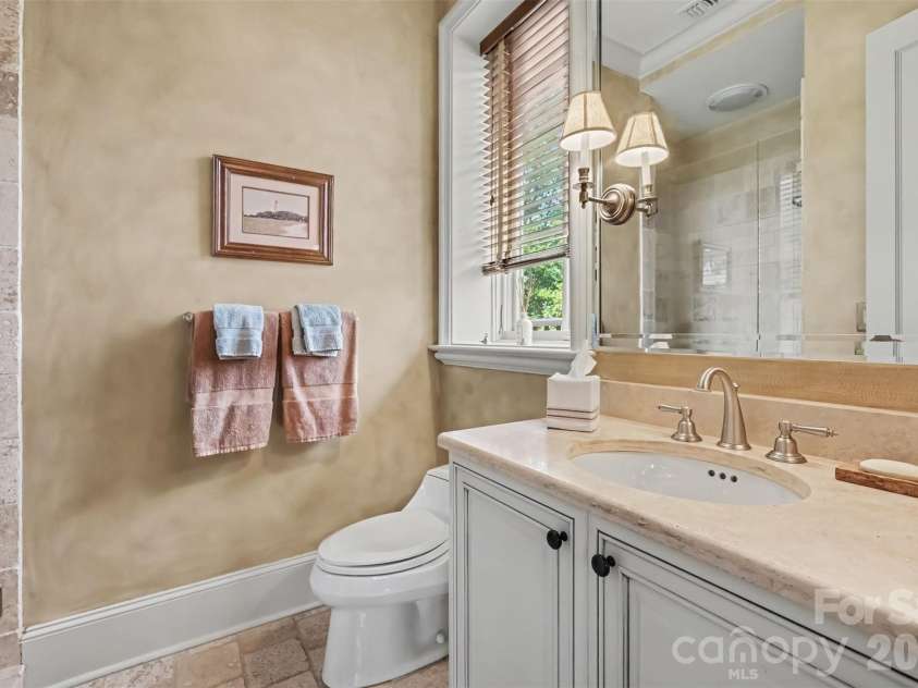 2343 Roswell Avenue, Charlotte, NC 28207.  MLS# CAR4413509, YatesRealty ID 44591. 