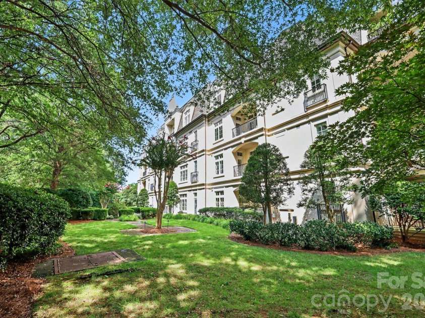 2343 Roswell Avenue, Charlotte, NC 28207.  MLS# CAR4413509, YatesRealty ID 44591. 