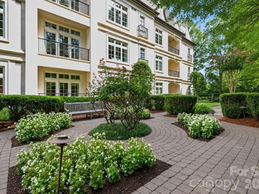 2343 Roswell Avenue, Charlotte, NC 28207.  MLS# CAR4413509, YatesRealty ID 44591. 