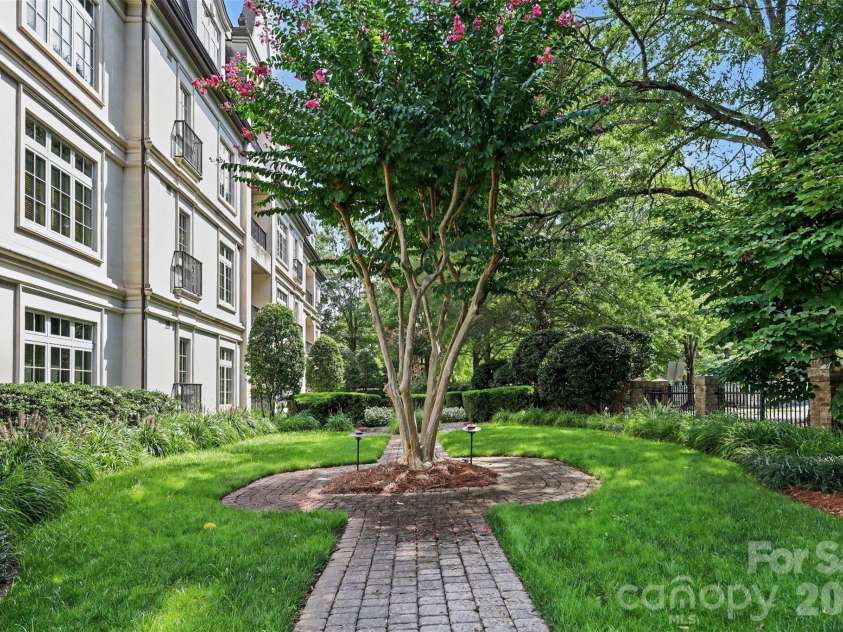 2343 Roswell Avenue, Charlotte, NC 28207.  MLS# CAR4413509, YatesRealty ID 44591. 