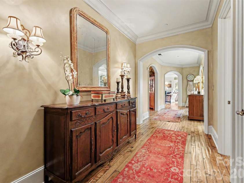 2343 Roswell Avenue, Charlotte, NC 28207.  MLS# CAR4413509, YatesRealty ID 44591. 