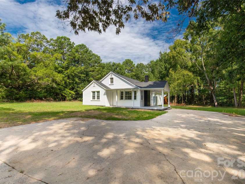 3120 Great Falls Highway, Lancaster, SC 29720.  MLS# CAR4412405, YatesRealty ID 44593. 
