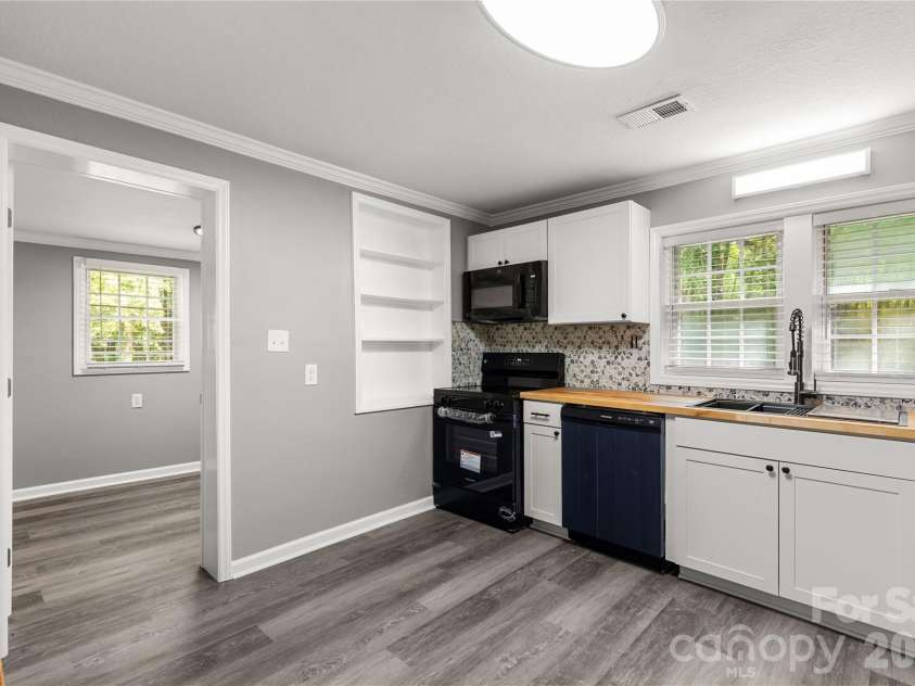 3120 Great Falls Highway, Lancaster, SC 29720.  MLS# CAR4412405, YatesRealty ID 44593. 