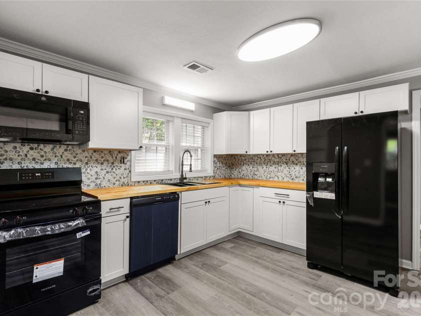 3120 Great Falls Highway, Lancaster, SC 29720.  MLS# CAR4412405, YatesRealty ID 44593. 