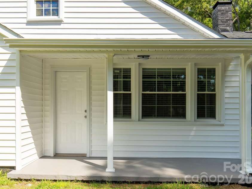 3120 Great Falls Highway, Lancaster, SC 29720.  MLS# CAR4412405, YatesRealty ID 44593. 