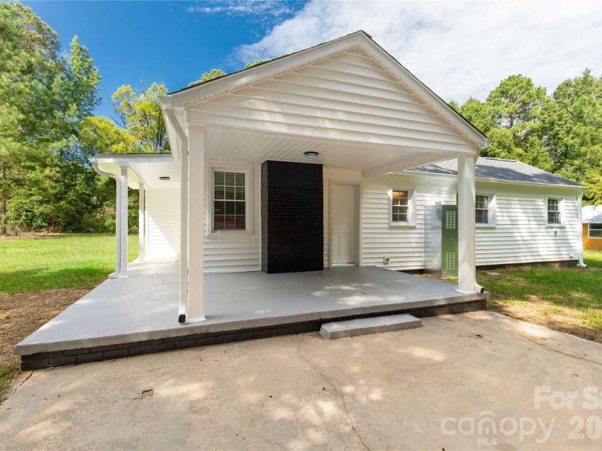 3120 Great Falls Highway, Lancaster, SC 29720.  MLS# CAR4412405, YatesRealty ID 44593. 