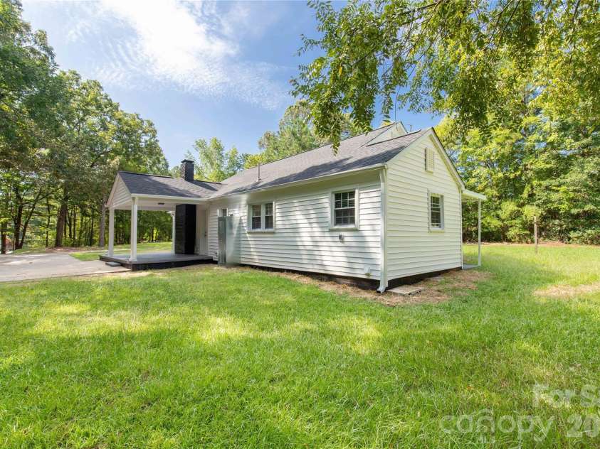 3120 Great Falls Highway, Lancaster, SC 29720.  MLS# CAR4412405, YatesRealty ID 44593. 