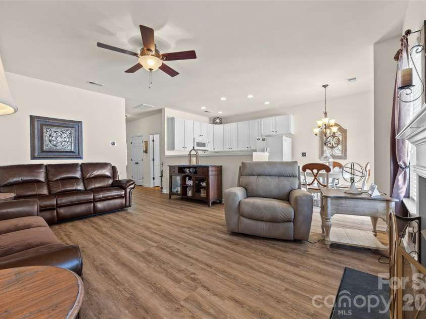 11613 Coddington Ridge Drive, Charlotte, NC 28214.  MLS# CAR4412194, YatesRealty ID 44594. 