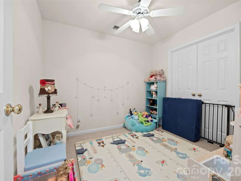 11613 Coddington Ridge Drive, Charlotte, NC 28214.  MLS# CAR4412194, YatesRealty ID 44594. 