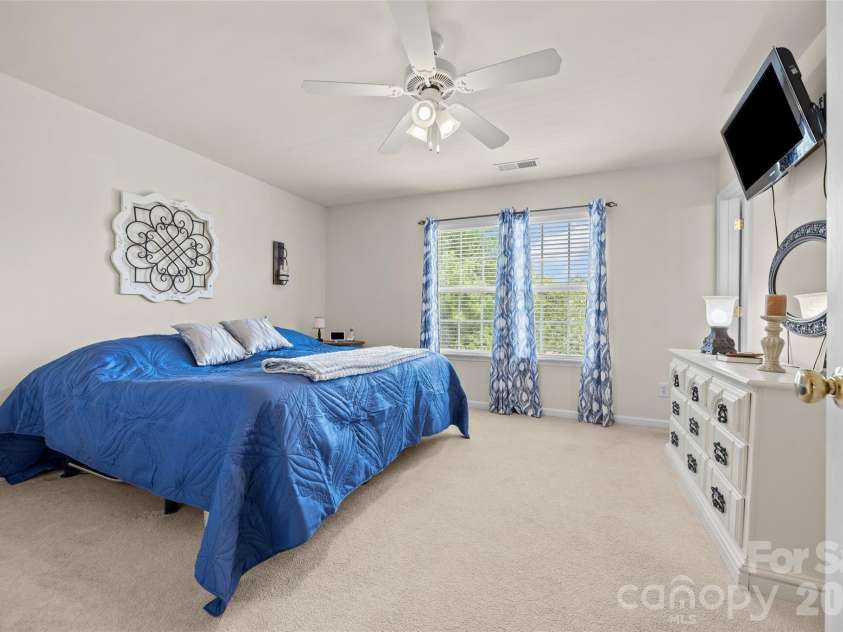 11613 Coddington Ridge Drive, Charlotte, NC 28214.  MLS# CAR4412194, YatesRealty ID 44594. 