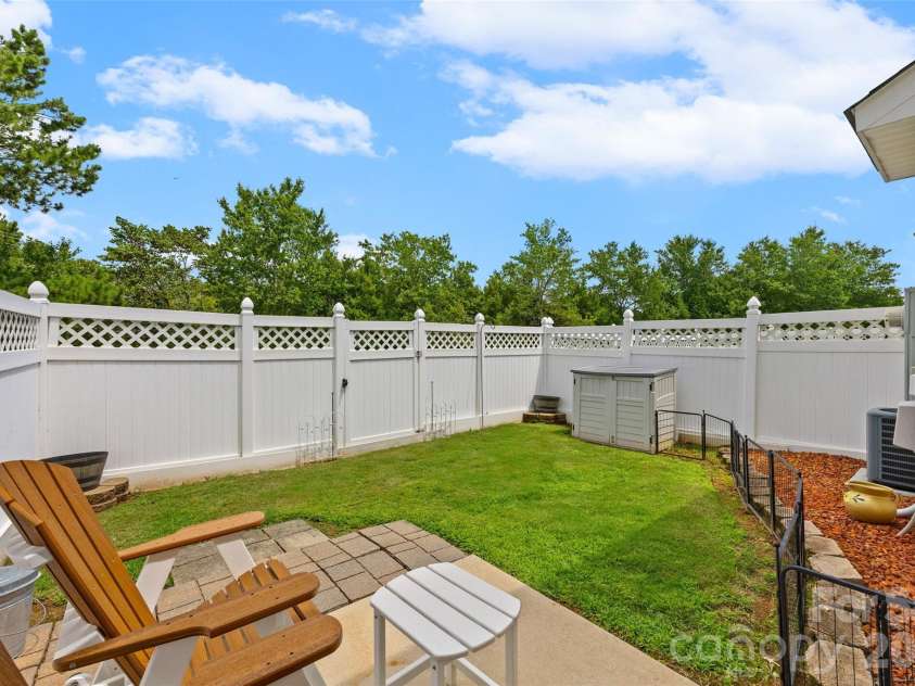 11613 Coddington Ridge Drive, Charlotte, NC 28214.  MLS# CAR4412194, YatesRealty ID 44594. 