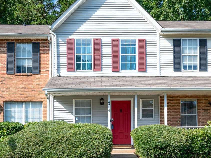 6216 Windsor Gate Lane, Charlotte, NC 28215.  MLS# CAR4412829, YatesRealty ID 44596. 