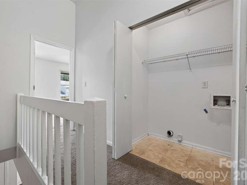 6216 Windsor Gate Lane, Charlotte, NC 28215.  MLS# CAR4412829, YatesRealty ID 44596. 
