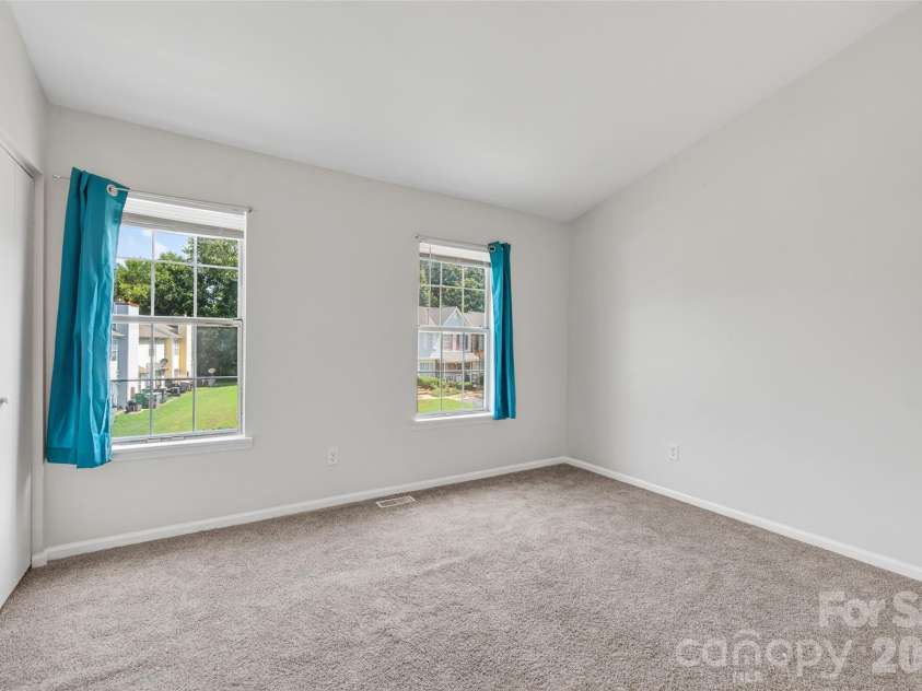 6216 Windsor Gate Lane, Charlotte, NC 28215.  MLS# CAR4412829, YatesRealty ID 44596. 