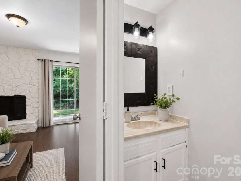 6216 Windsor Gate Lane, Charlotte, NC 28215.  MLS# CAR4412829, YatesRealty ID 44596. Virtually staged to show potential