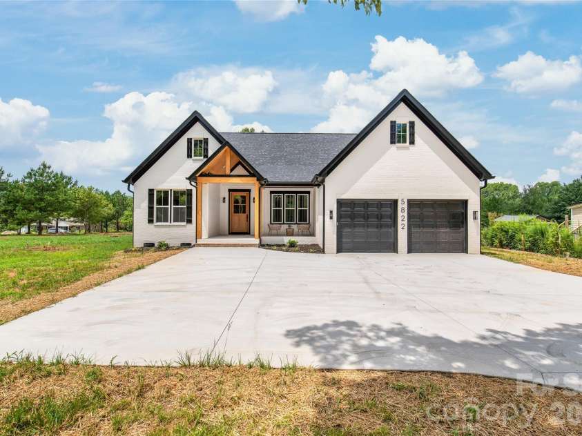 5822 Potter Road, Waxhaw, NC 28173.  MLS# CAR4412912, YatesRealty ID 44597. 