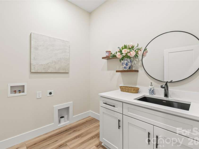 5822 Potter Road, Waxhaw, NC 28173.  MLS# CAR4412912, YatesRealty ID 44597. 