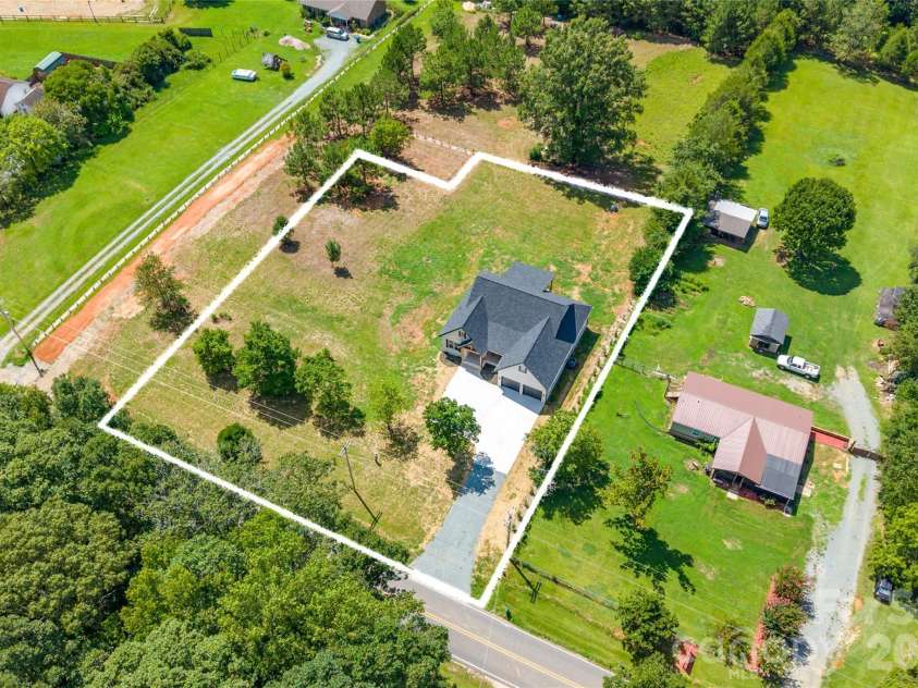 5822 Potter Road, Waxhaw, NC 28173.  MLS# CAR4412912, YatesRealty ID 44597. 