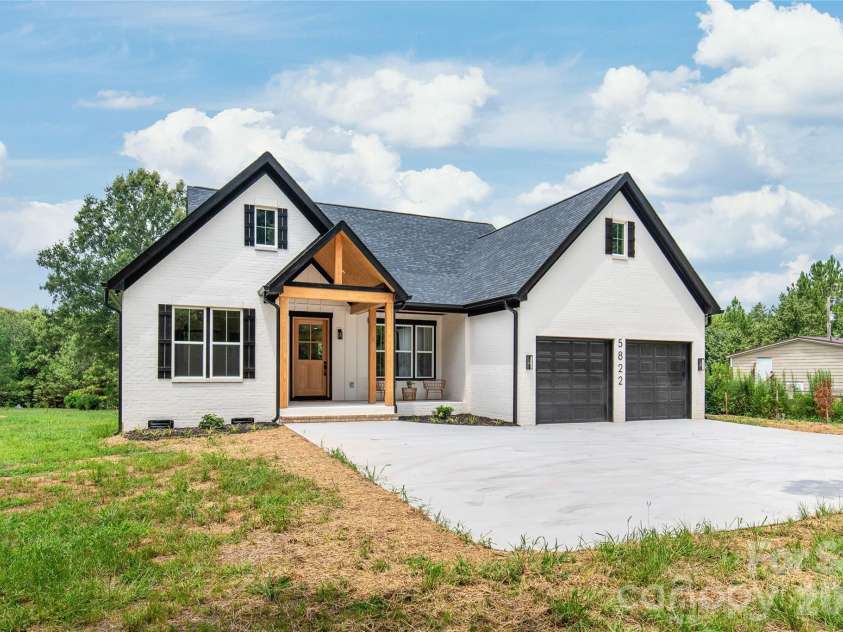 5822 Potter Road, Waxhaw, NC 28173.  MLS# CAR4412912, YatesRealty ID 44597. 