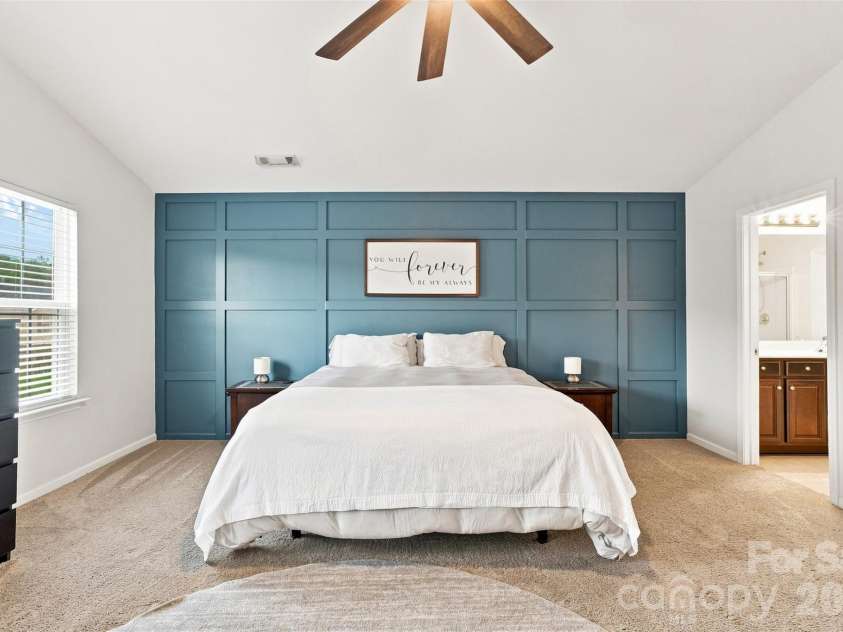 1773 Eastway Drive, Dallas, NC 28034.  MLS# CAR4414070, YatesRealty ID 44598. Accent Wall is so great!