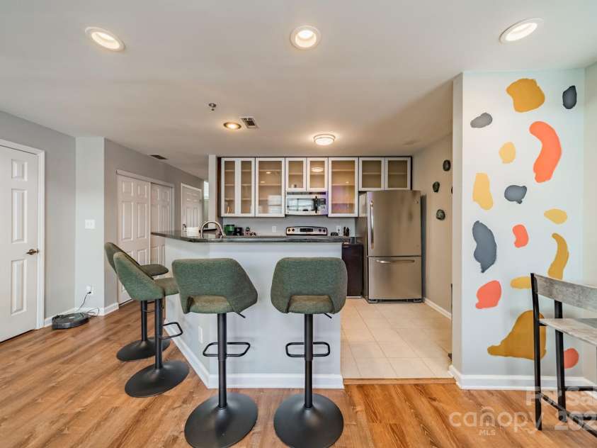 513 Graham Street, Charlotte, NC 28202.  MLS# CAR4232603, YatesRealty ID 446. 