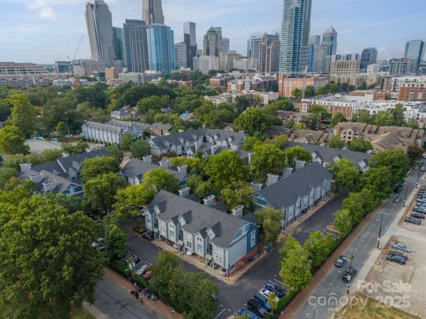 513 Graham Street, Charlotte, NC 28202.  MLS# CAR4232603, YatesRealty ID 446. 