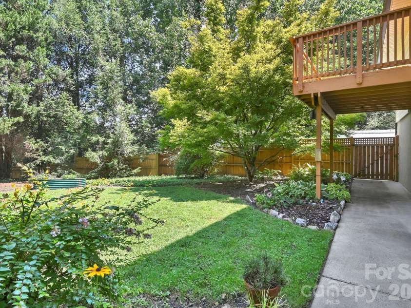 30 Nichols Hill Drive, Asheville, NC 28804.  MLS# CAR4414204, YatesRealty ID 44600. 