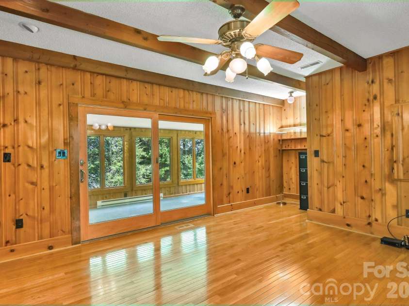 30 Nichols Hill Drive, Asheville, NC 28804.  MLS# CAR4414204, YatesRealty ID 44600. 