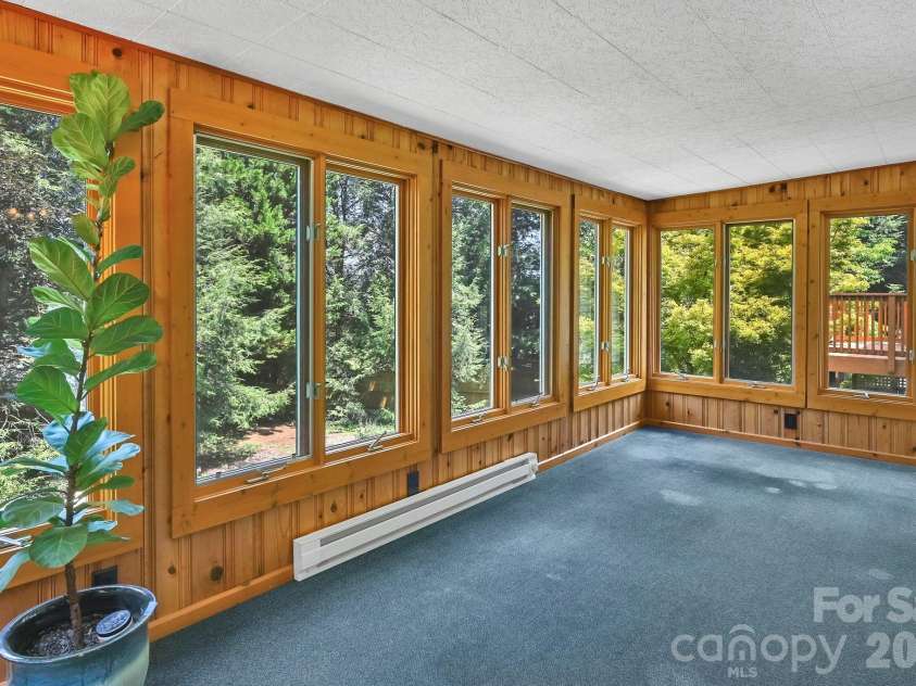 30 Nichols Hill Drive, Asheville, NC 28804.  MLS# CAR4414204, YatesRealty ID 44600. 