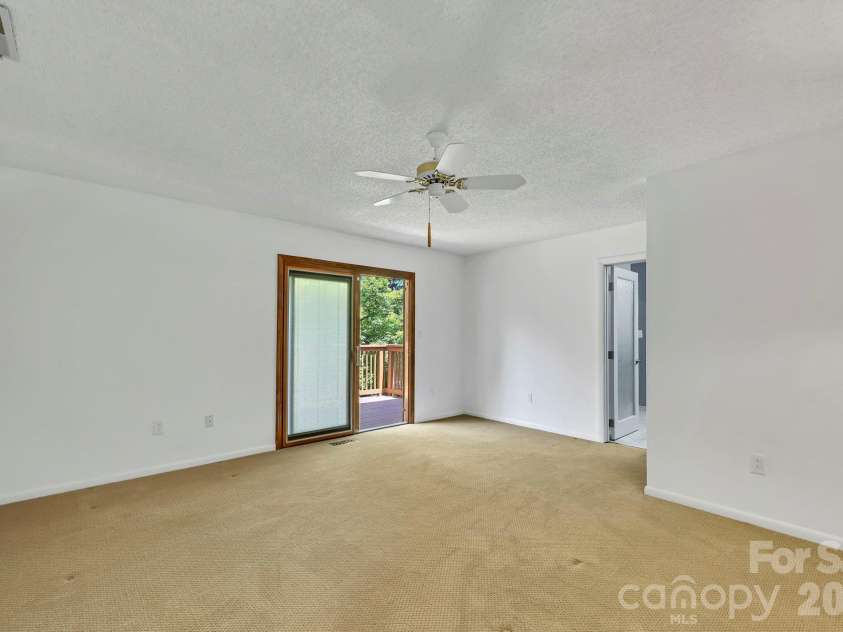 30 Nichols Hill Drive, Asheville, NC 28804.  MLS# CAR4414204, YatesRealty ID 44600. 