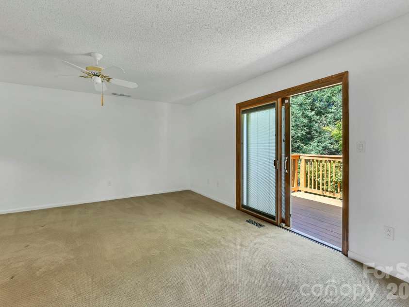 30 Nichols Hill Drive, Asheville, NC 28804.  MLS# CAR4414204, YatesRealty ID 44600. 