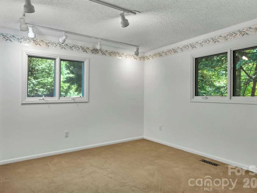 30 Nichols Hill Drive, Asheville, NC 28804.  MLS# CAR4414204, YatesRealty ID 44600. 