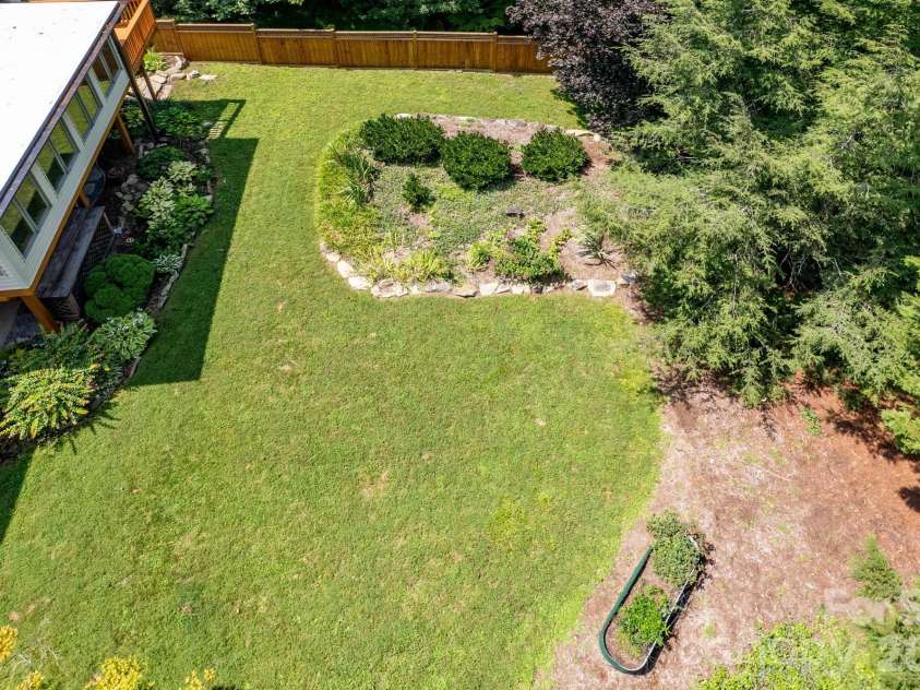 30 Nichols Hill Drive, Asheville, NC 28804.  MLS# CAR4414204, YatesRealty ID 44600. 